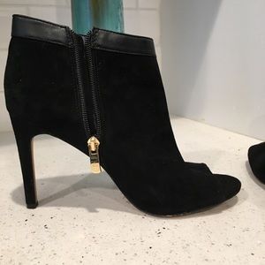 Vince Camuto leather/velvet suede peep toe booties